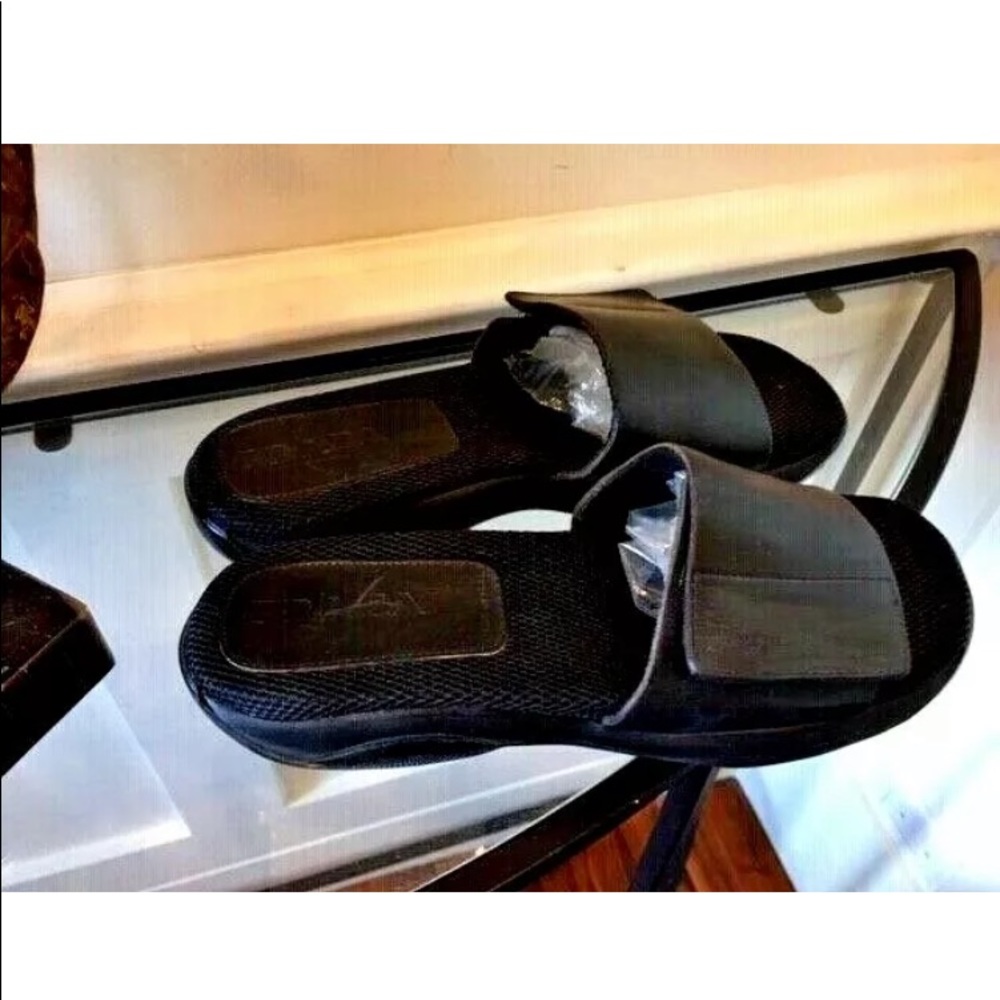 MENS PRADA BLSCK SANDALS 8.5
